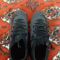 کفش فوتبالی خوب ولی من دوست ندارم