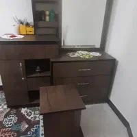 میز آرایش  تمیز بی خط خش|تخت و سرویس خواب|کرج, کوی زنبق|دیوار