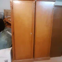 یک جفت کمد چوبی قدیمی محکم و بادوام