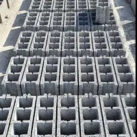 کارگر بلوک زنی