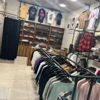 واگذاری یکجا پوشاک + دکور + ویترین|فروشگاه و مغازه|قم, نخودی|دیوار