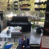 همکار آقا مسلط به کلیه امور کافی نت و کامپیوتر