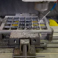 آموزش تخصصی برنامه نویسی CNC و طراحی صنعتی