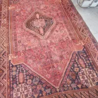 فرش قدیمی قرمز
