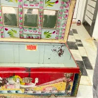 صندوق فلزی|کلکسیون اشیاء عتیقه|خنج, |دیوار