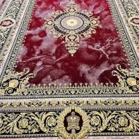 فرش اسپیرال قرمز لاکی