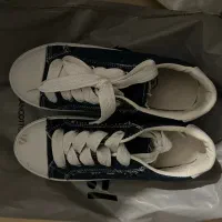 کفش طرح جین سایز ۳۸