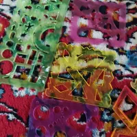 چند عدد اسباب بازی و خط کش و دو‌عدد بازی سرگرمی|اسباب‌‌بازی|تبریز, |دیوار