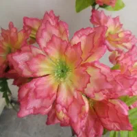 دو عدد گل و گلدان|گل مصنوعی|کرج, شهرک جهان آرا|دیوار