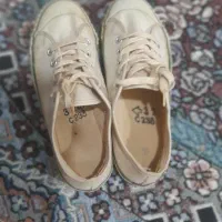 کتونی چینی قدیمی|کیف، کفش، کمربند|بروجرد, |دیوار