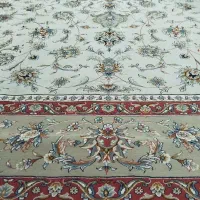 فرش زمینه کرم،گوشتدار وسنگین وزن