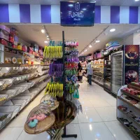 استخدام فروشنده خانم (شکلات فروشی شاجیل)