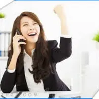 نویسنده کتاب خودت باش