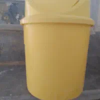 سطل اشغال وفرش اشپزخانه یااتاق خواب