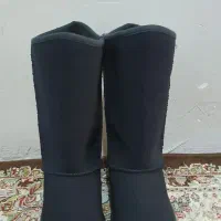 پوتین زنانه سایز ۴۰داخلش خزهستش رنگ سرمه ای