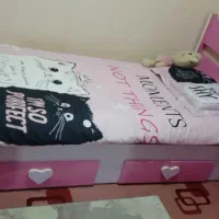 تخت تک نفره چوبی صورتی یاسی