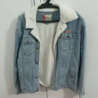 کاپشن و شلوار لی پسرانه