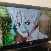 تلویزیون به همراه میز تلویزیون|تلویزیون و پروژکتور|شاهینشهر, شهرک گلدیس|دیوار