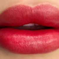 مدل برای شیدینگ لب