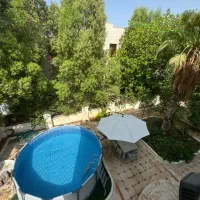 ویلایی دربست ، استخردار