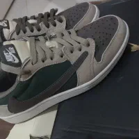 حراج چهار عدد کتونی مستر واقعی و یک کفش چرم