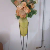 تعدادی گل مصنوعی