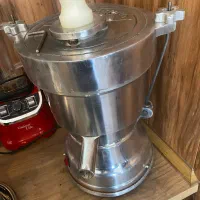 آب هویج گیر و فریزر