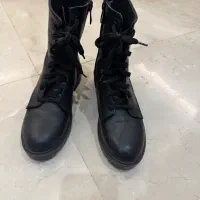 بوت ساقه دار بنددار وکنار زیپ مشکی سایز ۳۹