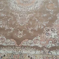 یک عدد فرش بسیار زیبا