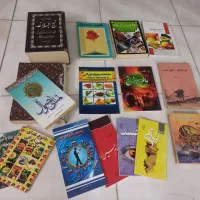 همه جور کتاب به فروش می‌رسد