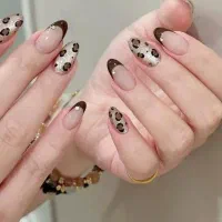 آموزش و خدمات حرفه ای ناخن را با ما تجربه کنید