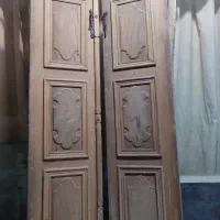 درب چوبی قدیمی و عتیقه|کلکسیون اشیاء عتیقه|خمینی‌شهر, |دیوار