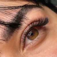 خدمات اکستنشن مژه در روزهای عید با 8 سال سابقه