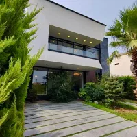 ویلاتریبلکس-استخرروی-روف-آپادانا-سندعرصه-اعیان