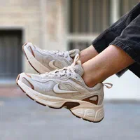 کتونی nike وی ۵ کی کرم نسکافه ایi|کیف، کفش، کمربند|تهران, پرستار|دیوار