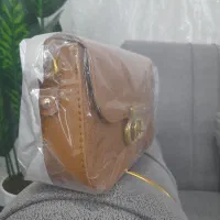 کیف‌|کیف، کفش، کمربند|کبودرآهنگ, |دیوار