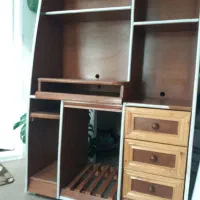 میز کامپیوتر و کتابخانه