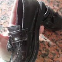 کفش پسرونه|کفش و لباس بچه|قم, منبع آب|دیوار