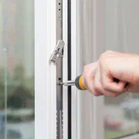 تعمیر وریگلاژ (رگلاژ) درب و پنجره دو جداره upvc