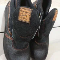 فروش دوجفت کفش ایمنی