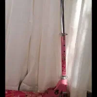 اسکوتر که عکسش گذاشتم. نیست رنگ مال من نقرهای