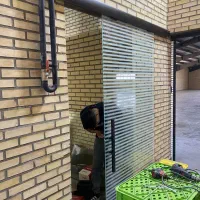 شیشه سکوریت دربهای اتومات پارتیشن شیشه ای|خدمات پیشه و مهارت|قزوین, |دیوار