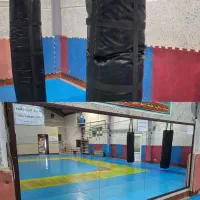 آئینه با فرم دور و کیسه بوکس ۲۳۰