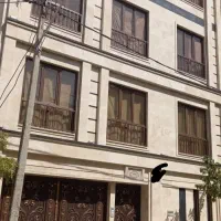 ۳۰۰م‌تری سه‌طبقه بنا فول‌امکانات راه‌آهن/سروستان