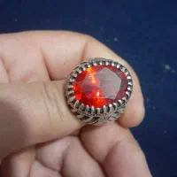 انگشتر نقره نگین یاقوت سرخ الماسی