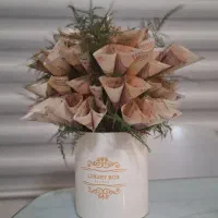 دسته گل اسکناس ۵۰ تومنی