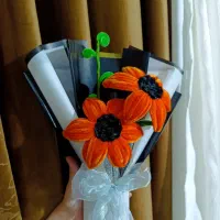 تعدادی گل زیبا|گل مصنوعی|یاسوج, |دیوار