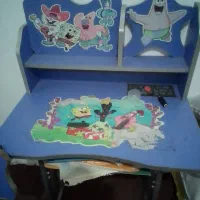 میز مطالعه برای دانش آموز استفاده کم شده