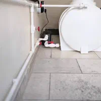 نصب پمپ ومخزن ذخیره اب