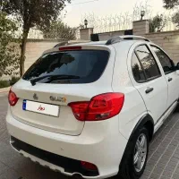 کوییک R سفید مشکی